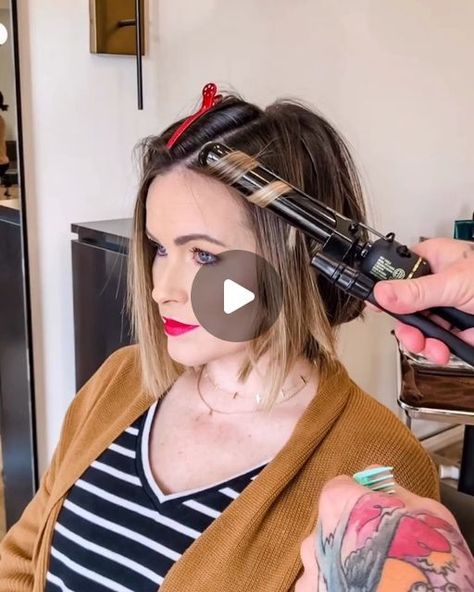 Curling Iron Curls Short Hair, Curling Short Bob Hair, Curling A Short Bob, Curling Bob Hair, How To Curl Bob Hair, Curling Short Bob, Curling Bob Hair Tutorials, How To Curl A Short Bob, How To Curl Bob Haircut