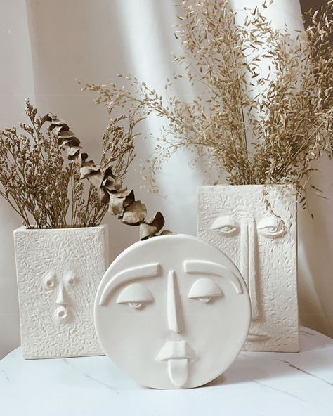 Face On Pottery, Face Vases Ceramics, Aesthetic Corner, Instagram Face, Aged Cheese, Clay Sculpting, Vase Collection, Face Vase, Clay Craft