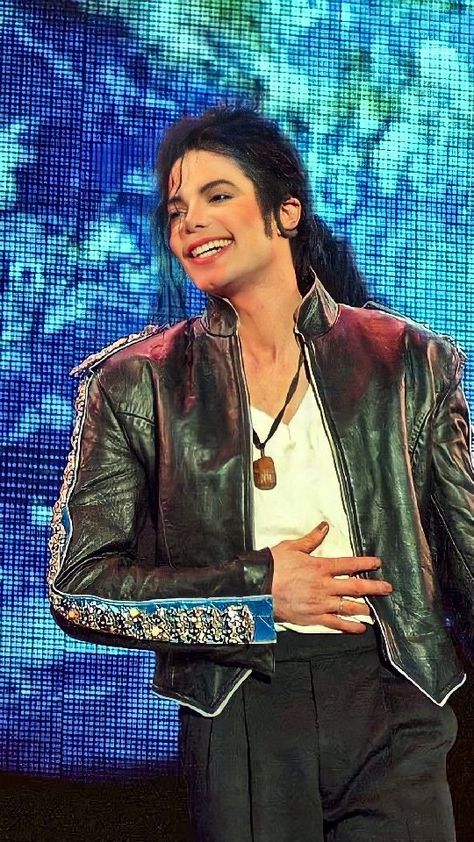 Michael Jackson Heal The World, Michael Jackson On Stage, Michael Jackson History Tour, Michael Jackson Images, Michael Jackson Dangerous, Hee Man, Michael Jackson Wallpaper, Joe Jackson, Photos Of Michael Jackson