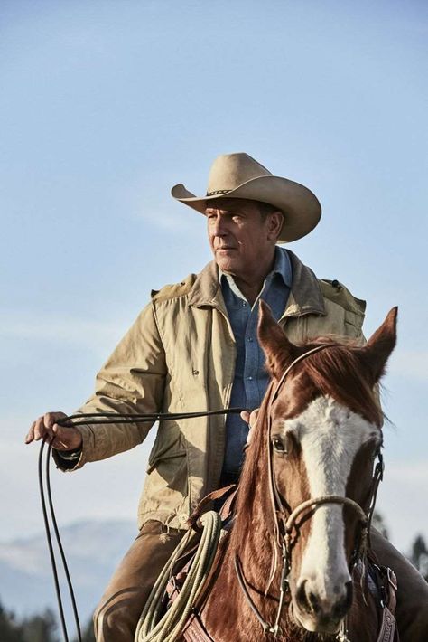 Just 11 Steamy Photos of Kevin Costner Through the Years Yellowstone Series, Luke Grimes, Pam And Tommy, Kevin Costner, Matthew Mcconaughey, Cowboy Style, Photo To Video, Drama Series, Serie Tv