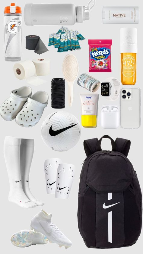 What to pack in a soccer bag Tennis Bag Essentials, Sports Bag Essentials, Soccer Essentials, Football Backpack, Volleyball Bag, Soccer Bag, Football Bag, Cheer Bag, Basketball Bag