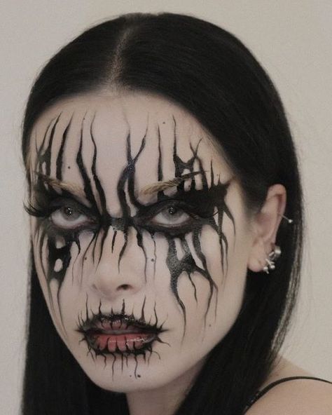 Unconventional Makeup, Goth Eye Makeup, Drag Make-up, Punk Makeup, Face Art Makeup, Old Makeup, Horror Makeup, Drag Makeup, Halloween Makeup Inspiration