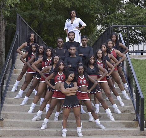 Cheer Poses Group Photo Ideas, Cheerleading Group Pictures Poses, All Star Cheer Photoshoot, Cheer Squad Pictures Team Photos, Cheer Photoshoot Group, Cheerleader Team Pictures, Hbcu Dance Teams, Cheer Photography Poses Group Shots, Cheer Picture Poses Group Team Photos