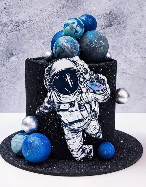 Astronaut Cake, Garden Cupcakes, Rocket Cake, Cake Designs For Boy, Planet Cake, Teen Cakes, Galaxy Cake, Astronaut Party, Astronaut Birthday