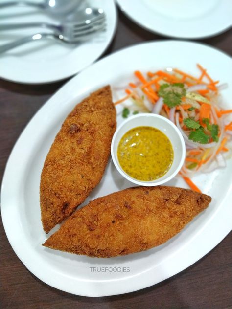 Fish Cutlets, Exotic Food, Xmas Food, Chicken Cutlets, Fried Fish, Fish Recipes, Street Food, Food Art, Food Photography