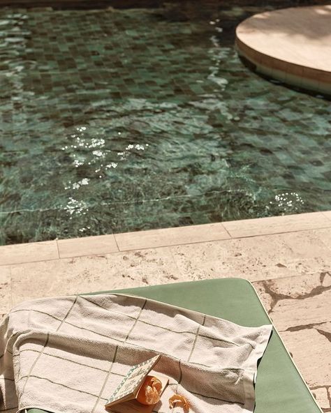 The Calile Hotel (@thecalilehotel) • Fotos y vídeos de Instagram Beach Hotel Aesthetic, Calile Hotel, Italian Hotel, Hotel Aesthetic, Resort Photos, Beverly Hills Hotel, Slim Aarons, Vision Board Inspiration, Hotel Pool