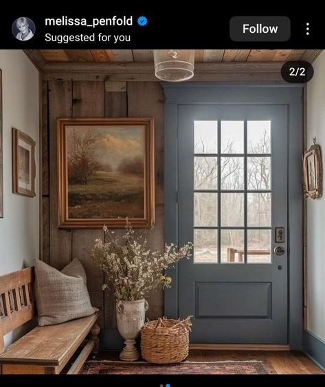 Historic Interior Design, Small Country Homes Interior, Old Colonial Homes Interior, Front Door Mudroom, Cabin Entryway Ideas, Mudroom Ideas Entryway, Shabby Home, Casa Country, Inspire Me Home Decor