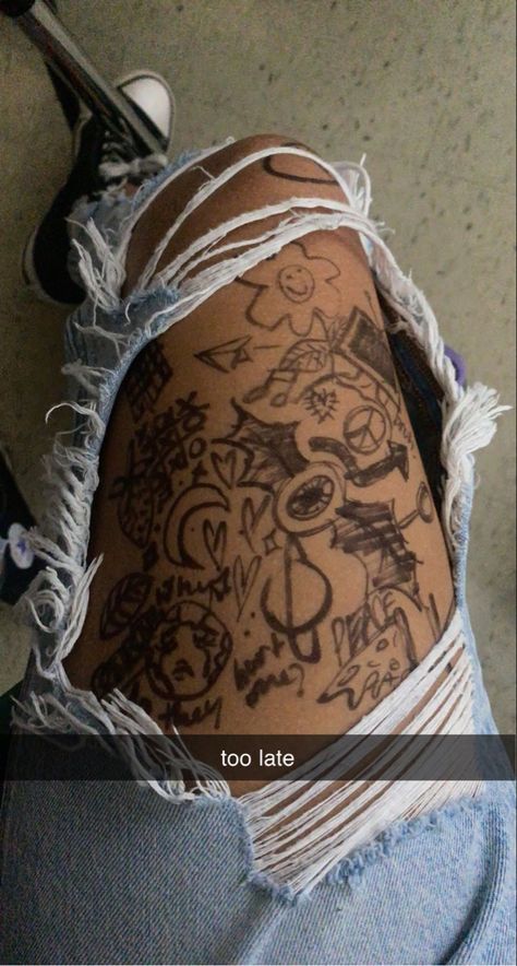 Thigh Drawings With Pen, Doodles On Thigh, Small Doodles Tattoos, Leg Drawing Ideas, What To Draw On Your Leg, Pen On Skin Art, Drawing On Body Sharpie, Leg Pen Tattoos, Cool Sharpie Drawings On Skin