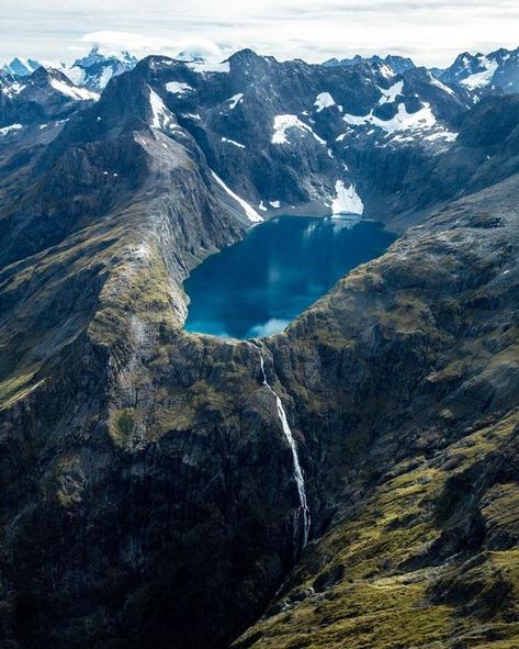 Cer Nocturn, Fiordland National Park, Destination Voyage, Places Around The World, Amazing Nature, Beautiful Destinations, Beautiful World, Beautiful Landscapes, Wonders Of The World