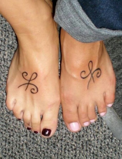 Celtic symbol for best friends Celtic Friendship Tattoo, Celtic Symbol For Friendship, People With Tattoos, Dr Tattoo, Friendship Tattoo, Tattoos Infinity, Celtic Symbol, Art Pinterest, Bff Tattoos