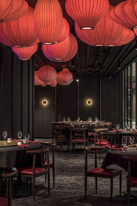 Traditional Chinese Restaurant, Chinese Cafe Design, Chinese Restaurant Interior Design, Restaurant Interior Design Modern, Asian Restaurant Design, Chinese Restaurant Interior, Hospitality Snapshots, Modern Chinese Restaurant, Restaurant Lighting Design