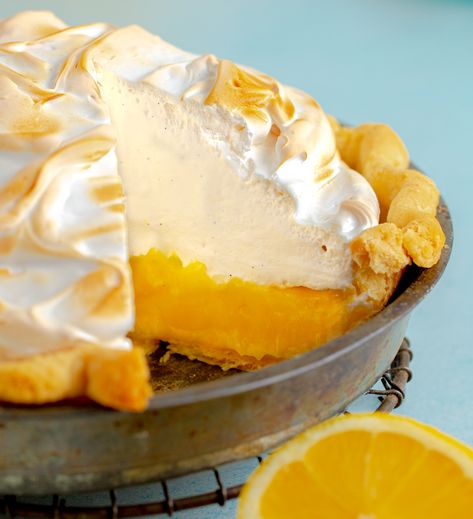 Lemon Meringue Pie Baker Bettie, Meringue Topping, Curd Filling, Buttery Pie Crust, Meringue Pie Recipes, Lemon Curd Filling, Baked Pie Crust, Baking Book, Homemade Pie Crusts