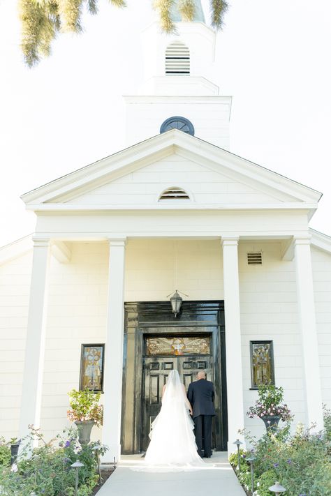 Travel with us to Corona Del Mar, California, for a mesmerizing white chapel wedding. Surrounded by traditional wedding decor, the couple vowed their eternal love in a setting radiating simplicity and elegance. The chapel's architectural grace, enriched with elements like the classic wedding arch and immaculate white bouquets, offers infinite inspiration. Peek into this fairytale wedding on our blog. Classic Wedding Arch, White Chapel Wedding, White Bouquets, Little White Chapel, White Chapel, Southern California Wedding Venues, Traditional Wedding Decor, Wedding Spot, California Wedding Venues