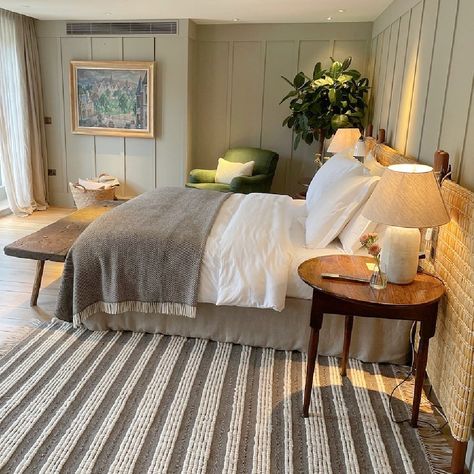 Heckfield Place Hotel, Heckfield Place, Countryside Hotel, House Aesthetics, Hampshire England, Ett Hem, Casa Country, Cottage Interior, Cottage Bedroom