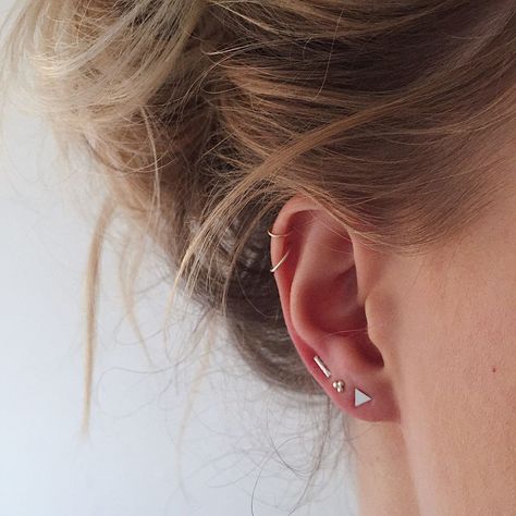 Minimalist Ear Piercings, Cool Ear Piercings, Pretty Ear Piercings, Cute Ear Piercings, Simple Stud Earrings, Minimal Earrings, Good Ideas, Sterling Silver Stud Earrings, Earrings Simple