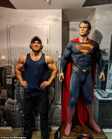 Henry Cavill Superman, Superman Henry Cavill, Superman Man Of Steel, Superman Art, Thrifted Outfits, Batman Vs, Clark Kent, Man Of Steel, Henry Cavill