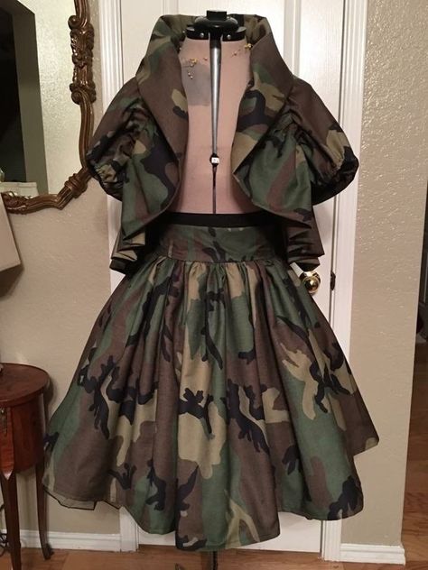 Army Outfits For Women, Camo Jacket Women, Military Inspired Fashion, Army Dress, Camouflage Dress, Army Look, Camouflage Fashion, Camouflage Outfits, African Fashion Skirts