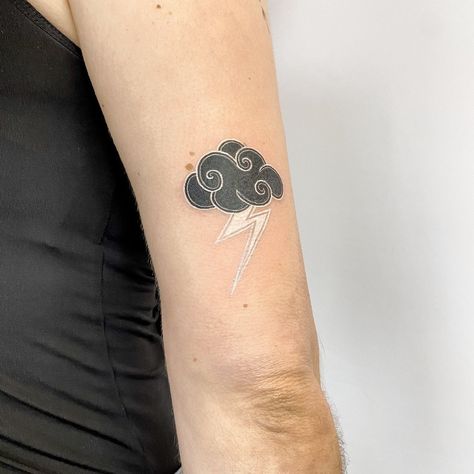 Small Tattoos Ideas, White Tattoos, Gaming Tattoo, White Tattoo, White Dragon, Tattoos Ideas, White Ink, Body Art Tattoos, Paw Print Tattoo