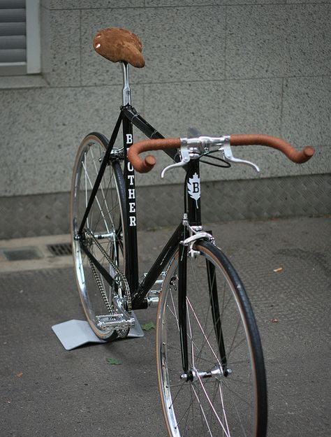 Mon vélo Bici Retro, Road Bike Vintage, Velo Vintage, Speed Bicycle, Retro Bicycle, Retro Bike, Fixed Bike, Push Bikes, Urban Bike