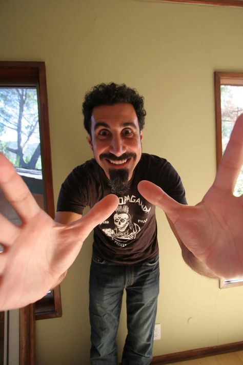 Serj Tankian, Hard Photo, System Of A Down, Give Me Strength, Music Fashion, Attractive People, Music Stuff, Cool Bands