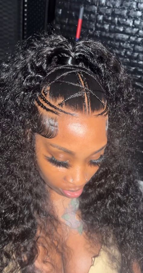 Wig Styles Braids, Rubberband Hairstyles Wig, Lace Hairstyles Hair Ideas, Braids On Wig Hairstyles, Frontal Wig Braid Hairstyles, Crossover Hairstyles, Braided Hairstyles Wigs, Cute Curly Wig Hairstyles For Black Women, Frontal And Bundles Hairstyles