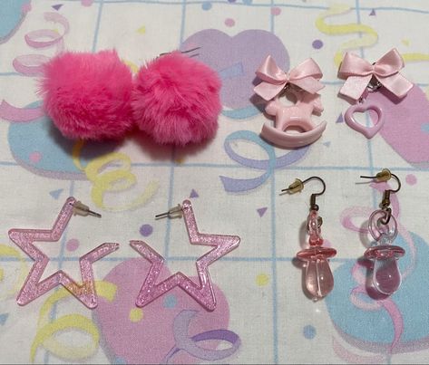 Gyaru Earrings, Fairy Kei Accessories, Gyaru Girl, Pastel Kidcore, Connie Stevens, Cute Nerd, Hime Gyaru, Pink Earrings, Bubblegum Pink