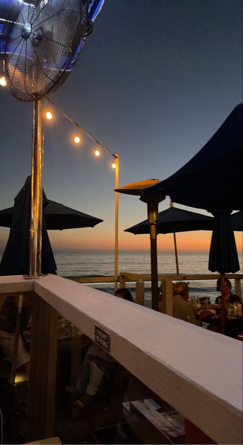 Beach Dinner Restaurant, Restaurant By The Beach, Beach Restaurant Aesthetic, Ocean View Restaurant, Beachfront Restaurant, Seaside Restaurant, Travel Aesthetics, Beach Dinner, Beach Restaurant