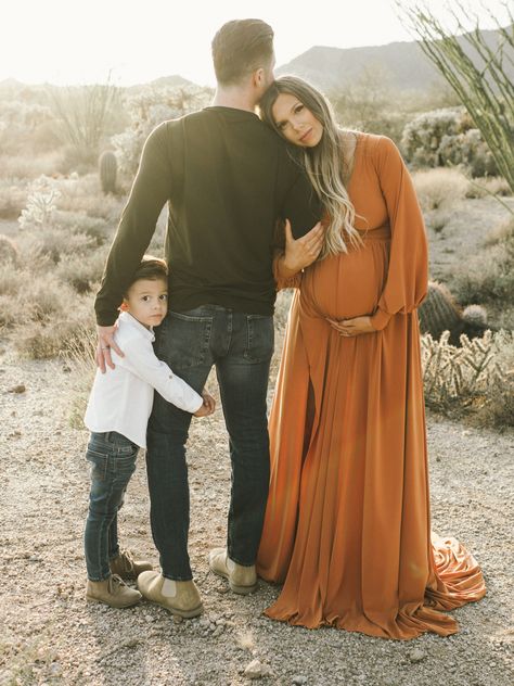 Maternity Pics Family Of 3, Maternity Fall Photography Family, Family Photo Shoot Pregnant, Family Maternity Photos Outfits, Rustic Boho Maternity Photos, Cute Family Maternity Pictures, Maternity Photos With Belly Showing, Make Up For Maternity Shoot, Fall Maternity Photos Ideas