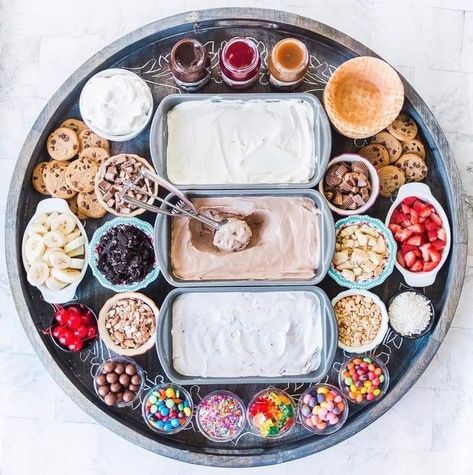 Ice Cream Grazing Board, Ice Cream Bars Party Ideas, Sundae Party Ideas, Gelato Bar Party, I’ve Cream Bar Birthday, Sunday Bar Ideas Ice Cream, Ice Cream Charcuterie Board, Dessert Charcuterie Board Ideas Summer, Ice Cream Table Ideas