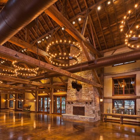 Kendalia Barn Event Venue - Heritage Restorations Barn Living, Barn Renovation, Party Barn, Barndominium Floor Plans, Dream Barn, Barn Design, Lodge Decor, Barn Style House, Salou