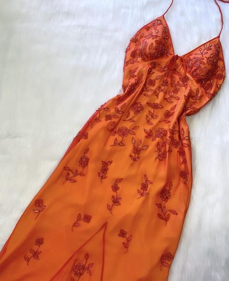 Orange Spaghetti, Evening Dress Outfit, Prom Dress Inspo, Mermaid Prom Dresses Lace, Purple Prom Dress, Prom Dress Inspiration, Sequin Prom Dresses, Beaded Prom Dress, Pretty Prom Dresses