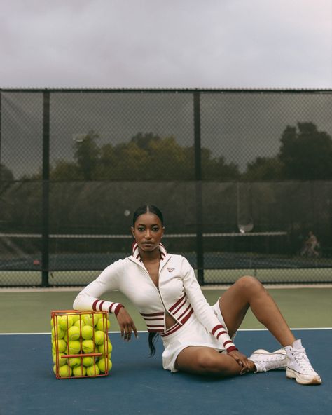 Vintage Tennis Photos, Tennis Inspo Pics, Strings Photoshoot, Sports Editorial Photography, Vintage Tennis Photoshoot, Tennis Aesthetic Photoshoot, Padel Photoshoot Ideas, Country Club Photoshoot, Tennis Skirt Photoshoot