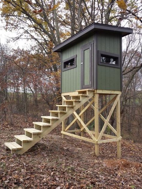 If you're an avid hunter, check out our 20 different DIY deer stand plans. Some come with detailed plans while others are just for inspiration. Diy Deer Stand, Deer Stand Windows, Deer Blind Plans, Deer Hunting Stands, Hunting Shack, Deer Stand Plans, Shooting House, Hunting Stands, Whitetail Deer Hunting