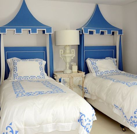 Chinoiserie Chic: Pagoda Canopy Beds Mediterranean Bedroom, Twin Bedroom, Canopy Bed, Big Girl Rooms, Ikea Hacks, Guest Bedrooms, Beautiful Bedrooms, Headboards, Childrens Bedrooms