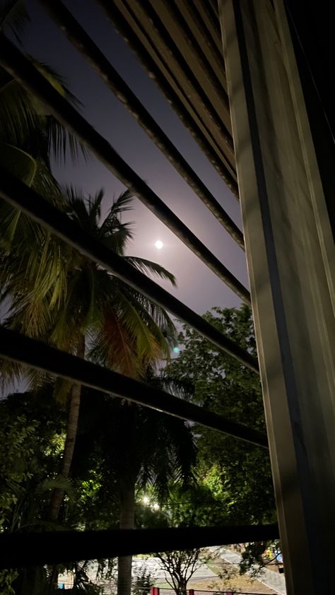 Evening Asthetic Snap, Kojagiri Purnima Moon, Snap Ideas Night, Moon Snapchat Story, Night Room Snap, Night Aesthetic Snap, Night Snap Ideas, Moon Snaps, Pune Snapchat