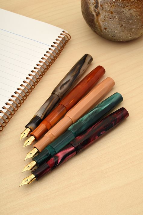 The Kaweco Art Sport features the classic hexagonal Sport barrel with unique new colors like marbled red, turquoise, and tiger eye. Kaweco Sport Fountain Pens, Stationary Aesthetic, Aesthetic Pens, Kaweco Sport, Kaweco Fountain Pen, Art Sport, Pen Pen, Pen Collection, New Pen