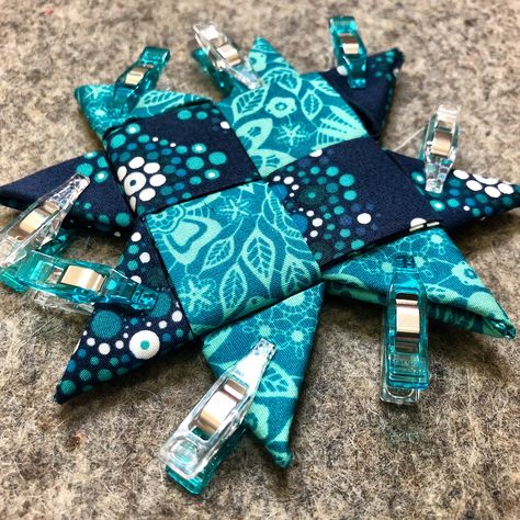 Patchwork, Natal, Folded Fabric Star, Sewn Christmas Ornaments, Folded Star, Fabric Star, Christmas Fabric Crafts, Folded Fabric Ornaments, Scrap Fabric Crafts