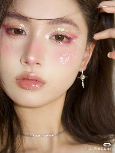 Cute and Aesthetic Makeup Compilation Ideas. Get ideas to make your own cute makeup style! 😍 Hope you like it. (Link in Image✨🔗). * * * * Disclaimer: *** Images are not mine. Credit in descriptions if known. All the credit goes to the picture owner. Thanks ❤️❤️ *** Idol Makeup, Shower Makeup, Cute And Aesthetic, Korean Eye Makeup, Ulzzang Makeup, Makeup Idea, Ethereal Makeup, Fairy Makeup, Asian Eye Makeup