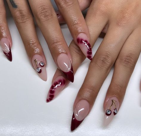 Simple Short Acrylic Nails, Short Nail Art Ideas, Abstract Nail Art Designs, Nail Art Minimalist, Short Nail Trends, Cute Short Nail Designs, Medium Stiletto, Trendy Nail Polish, Almond Nails Designs