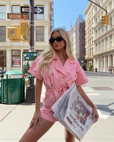 SOPHIE SUCHAN on Instagram: “resorting to the new york times until gossip girl comes back 🗞💕” New York Aesthetic Outfits, Pink Rompers, Fashion 101, Photo Inspo, Gossip Girl, Outfits Casuales, Pink Fashion, Pretty Pictures, Passion For Fashion