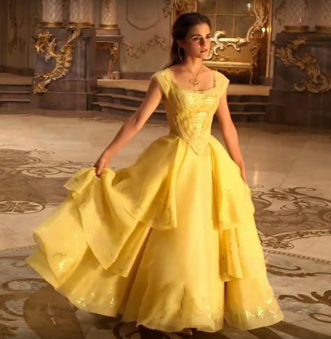 Belle 😍 Beauty And The Beast Movie 2017, The Beast Aesthetic, Prom Dress Yellow, Beast Aesthetic, Emma Watson Belle, Beast Movie, Live Action Disney, Beauty And The Beast 2017, Beauty And The Beast Movie