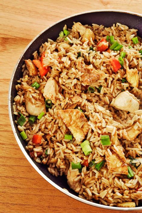 Peruvian Fried Rice Recipe, Chaufa Rice, South American Food, American Food Recipes, South American Dishes, 30 Aesthetic, Popular Dishes, Peruvian Cuisine, Peruvian Food