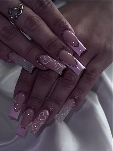 Nails Inspo For Valentines, Glitter Heart Acrylic Nails, Pink And White Rhinestone Nails, Nails Acrylic Bday Set, Birthday Nails For Boyfriend, Swirly Heart Nails, Glitter Heart Nail Designs, Pink Glitter Nails With Hearts, Birthday Nails For January