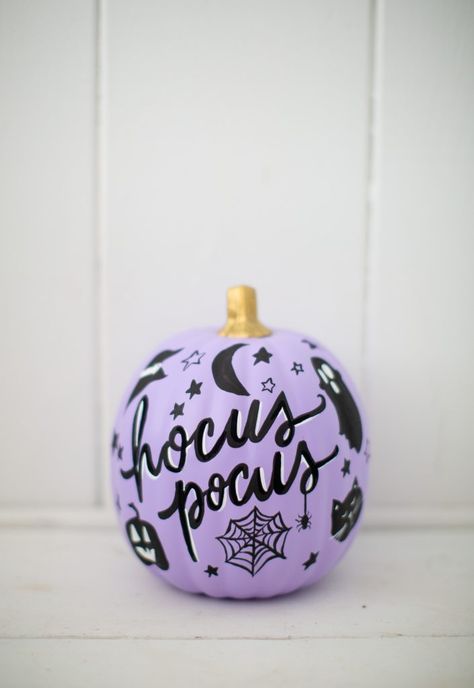 Easy To Paint Pumpkin Ideas, Painted Mini Pumpkins Halloween, Pumpkin Spice Pumpkin Painting, Happy Halloween Painted Pumpkin, Pumpkin Painting Craft, Painted Pumpkins Spooky, Pumpkin Cactus Painting, Cute Ideas For Painting Pumpkins, Pumking Painting Ideas Cute