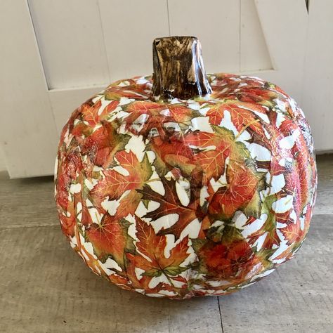 Decoupage On Pumpkins, Decopauge On Pumpkins, Modge Podge Napkin Pumpkins, Modge Podge Pumpkins With Paper, Napkin Pumpkin Decoupage Ideas, Pumpkin Decopauge, Napkin Decoupage Pumpkin, Modge Podge Napkin Pumpkin, Modge Podge Pumpkins With Napkins