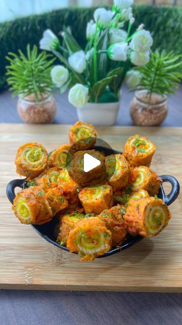 Bread Recipes Indian Snacks, Starters Recipes Vegetarian, Indian Savouries, Baked Indian Snacks, Snacks Recipes Indian, Bread Starters, Bread Items, Veg Starter Recipes, Bread Pakoda