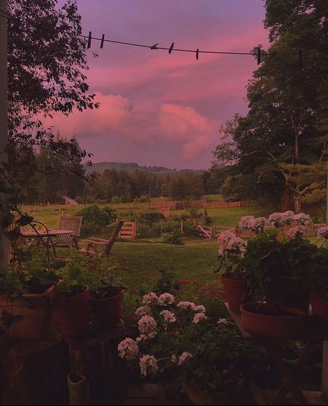 Megancore Aesthetic, Julia + Core + Aesthetic, Calming Pictures, Fairycore Aesthetic, Vintage Flowers Wallpaper, Dream Yard, Cottage Core Aesthetic, + Core + Aesthetic, Over The Rainbow