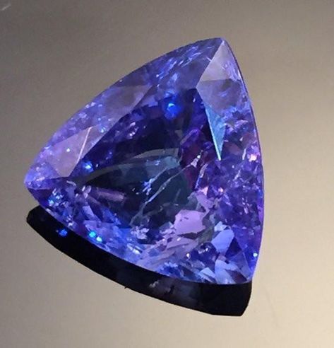 Crystal Balls, Pretty Purple, Tanzanite Gemstone, Mineral Stone, Minerals And Gemstones, Rocks And Gems, Jewelry Women, Precious Gems, Gems And Minerals