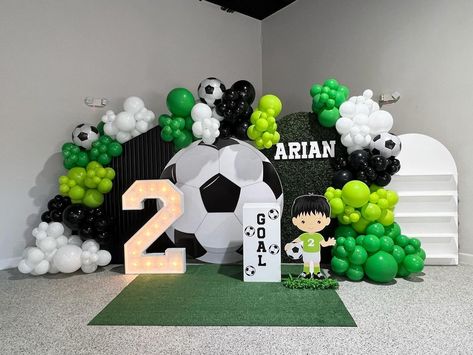 Arian’s 2nd birthday! Thanks to mommy for choosing us once again #soccertheme #eventdecor #houstonevents #balloongarland #kidsparties… | Instagram Football Theme Birthday Decoration, Soccer 2nd Birthday Party, Soccer Balloon Garland, Soccer Birthday Party Ideas For Boys, Soccer Birthday Theme, Soccer Theme Birthday Party, Football Birthday Party Decorations, Football Theme Birthday Party, Football Birthday Party Ideas