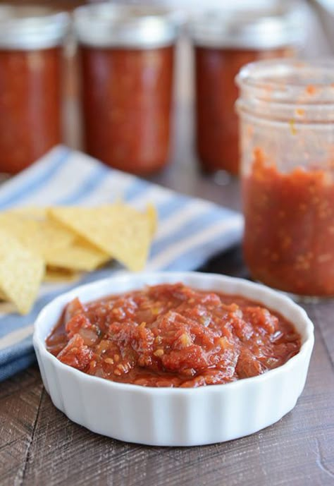 Best Homemade Salsa, Parmesan Chips, Canning Salsa, Law Carb, Canning Tips, Salsa Recipes, Canning Ideas, Canning Food, Homemade Salsa